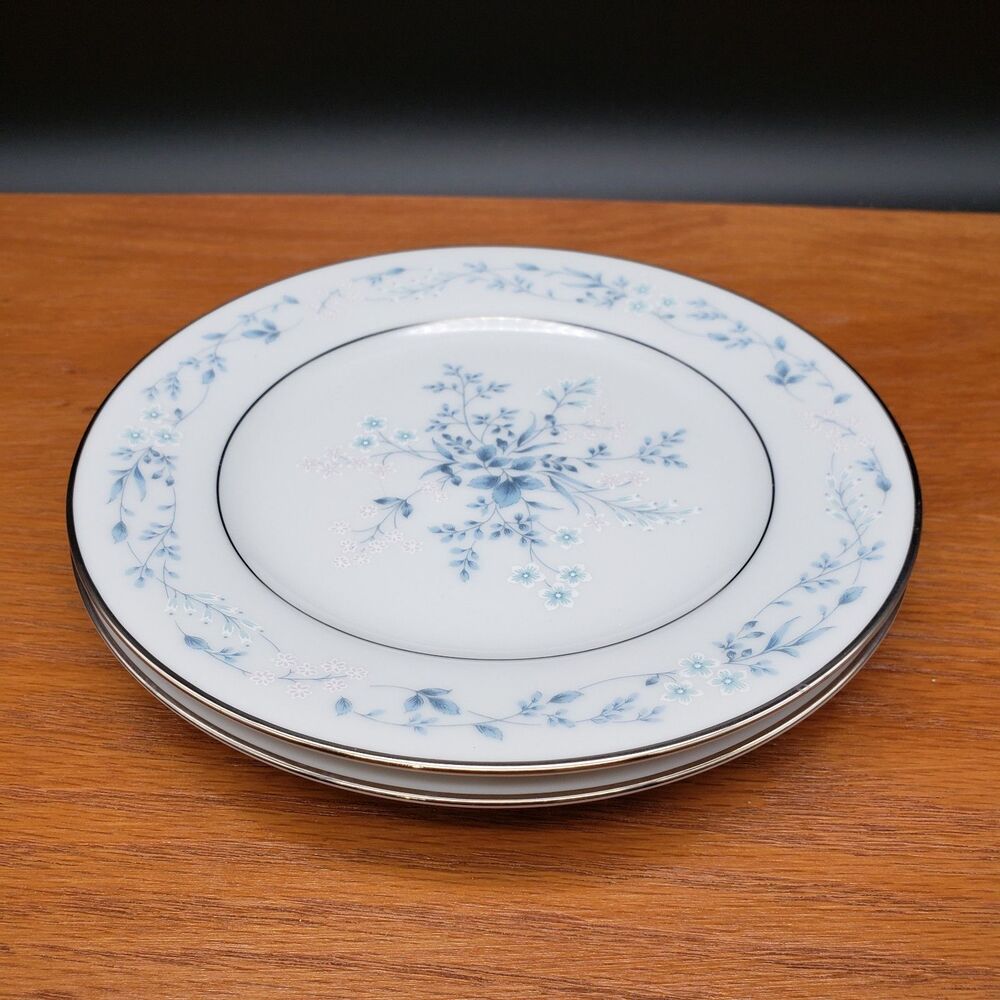 Noritake Carolyn 2693 Bread & Butter Plates Set of 2 – Blue Floral Platinum Trim